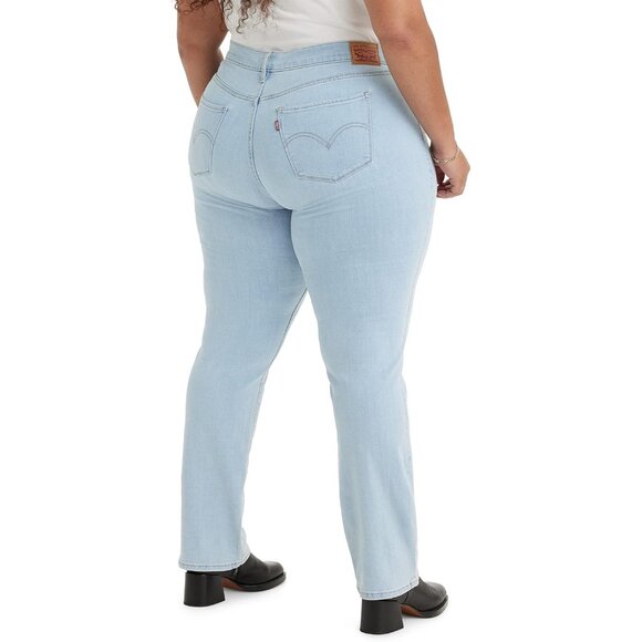 NWOT Levi's Classic Straight Leg Jeans - Picture 3 of 9